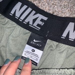 UNDER ARMOUR NIKE BUNDLE XL